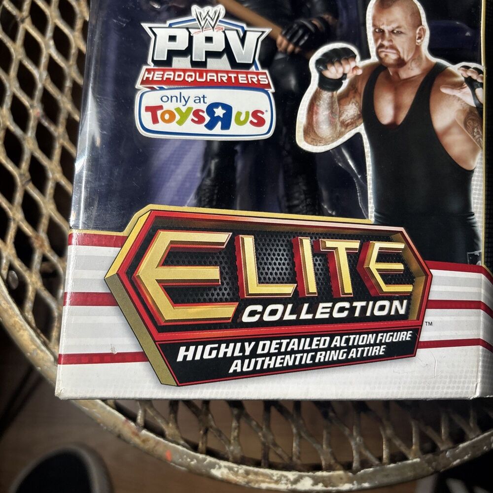 WWE Mattel Elite Toys R Us Exclusive 20-0 The Undertaker - Picture 3 of 8